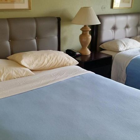 Riverwalk Inn & Suites Fort Atkinson Dış mekan fotoğraf