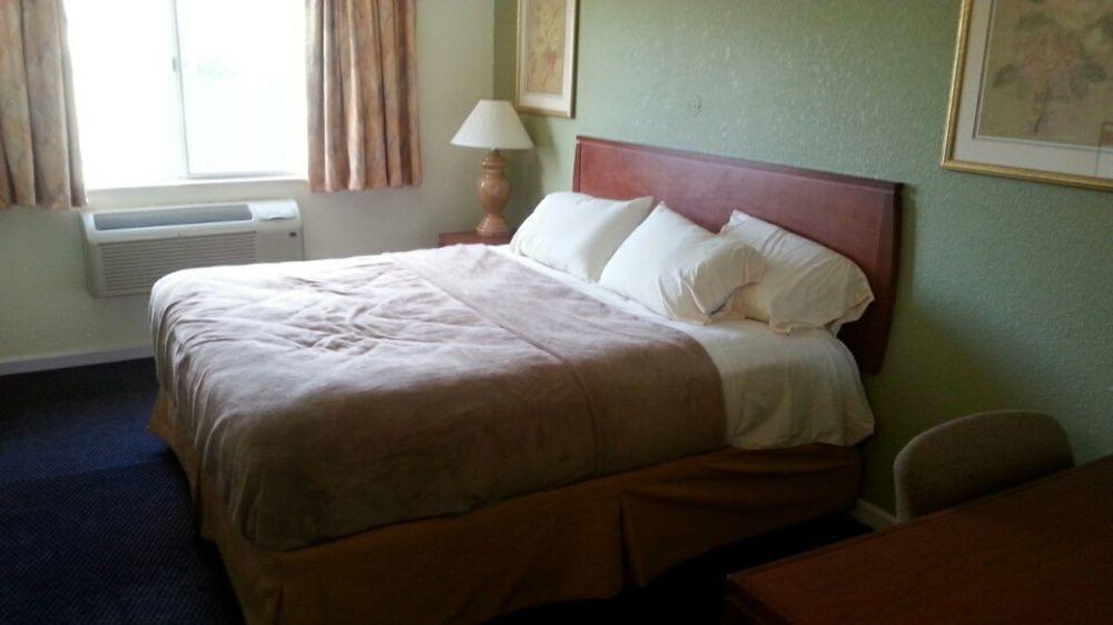 Riverwalk Inn & Suites Fort Atkinson Dış mekan fotoğraf