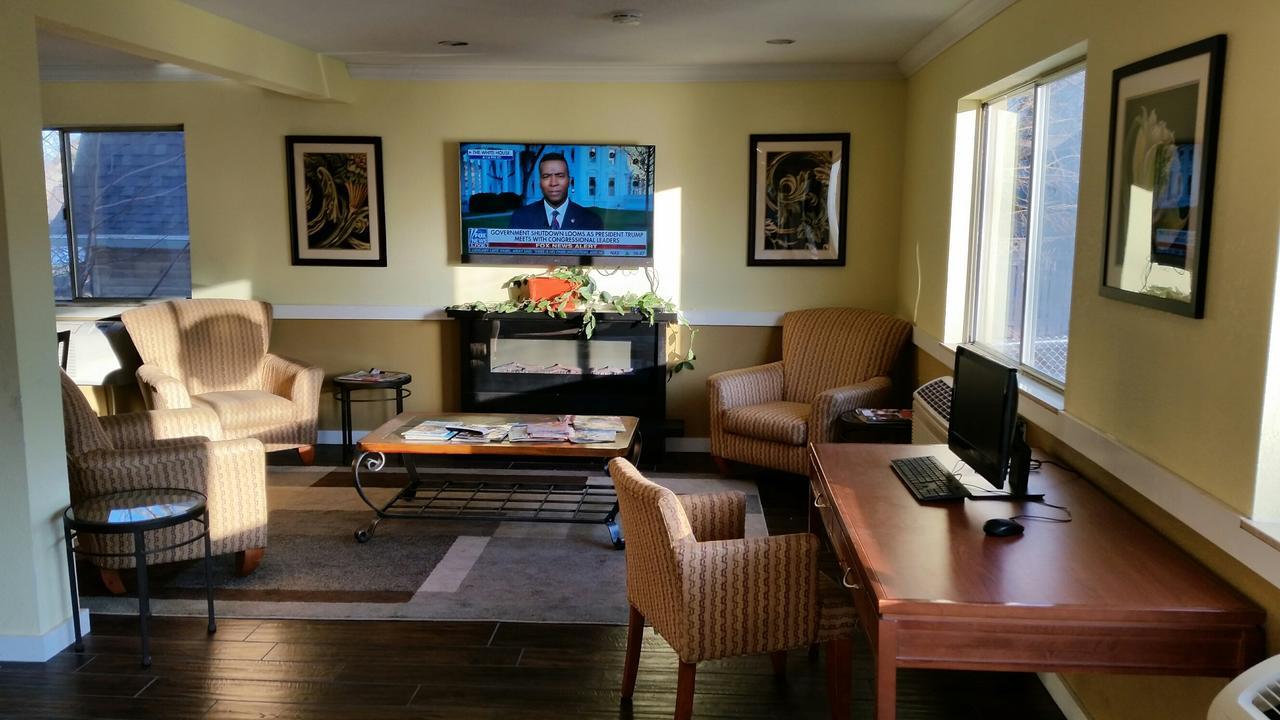 Riverwalk Inn & Suites Fort Atkinson Dış mekan fotoğraf