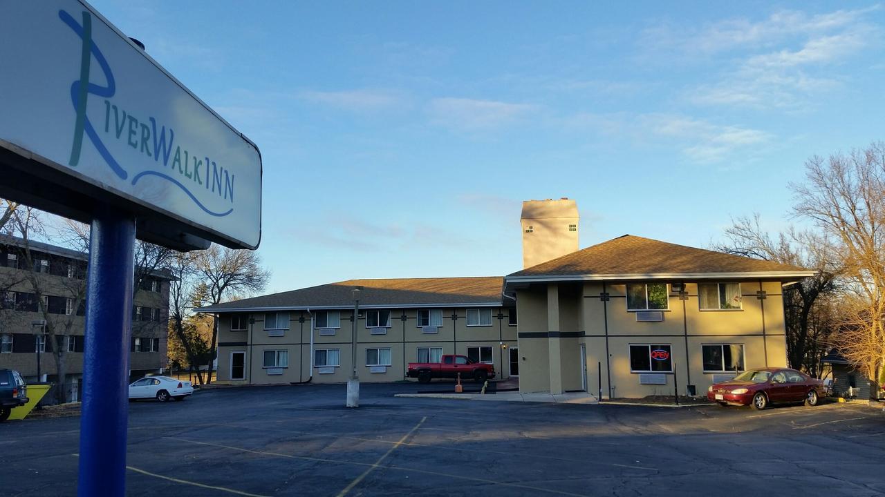 Riverwalk Inn & Suites Fort Atkinson Dış mekan fotoğraf