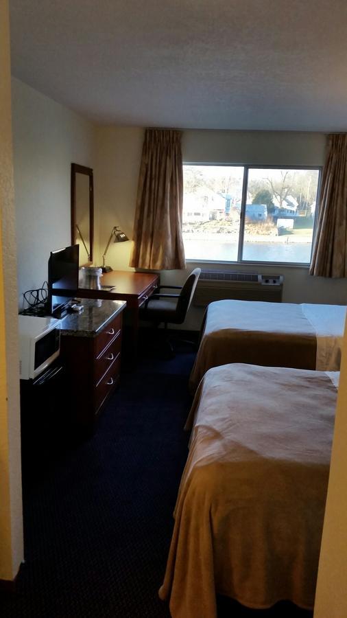 Riverwalk Inn & Suites Fort Atkinson Dış mekan fotoğraf