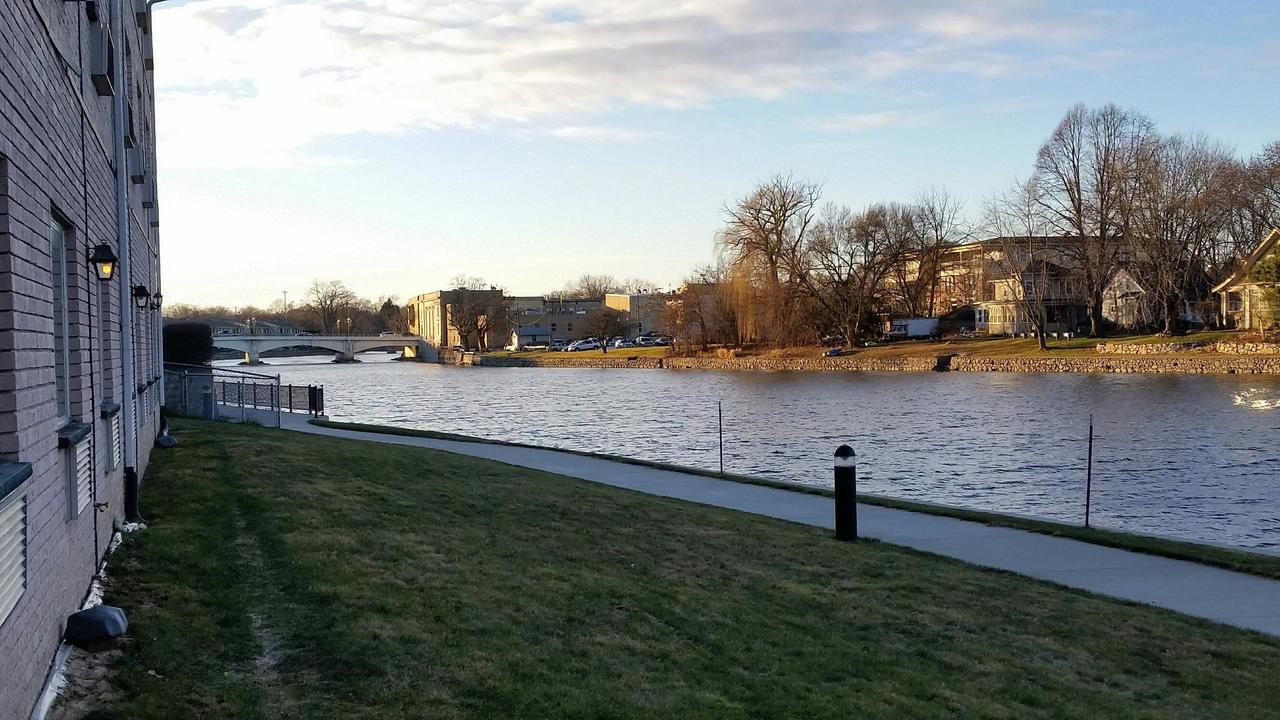 Riverwalk Inn & Suites Fort Atkinson Dış mekan fotoğraf