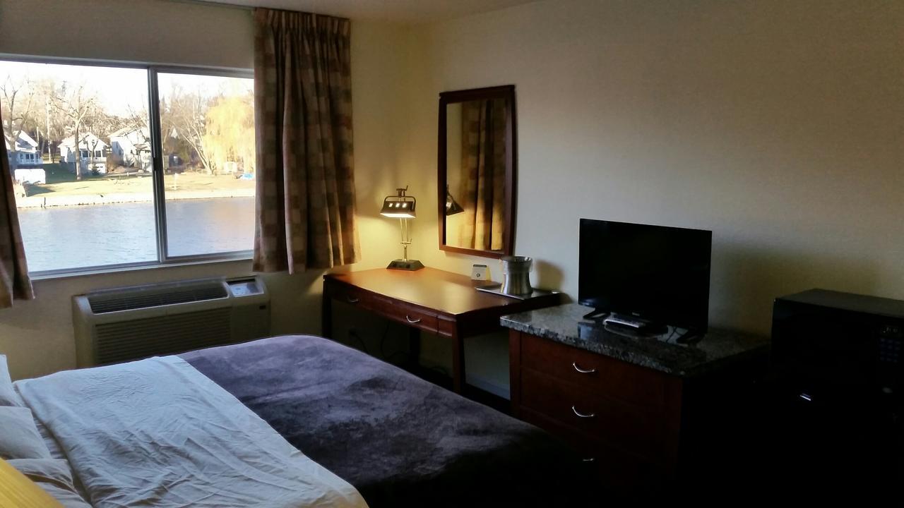 Riverwalk Inn & Suites Fort Atkinson Dış mekan fotoğraf