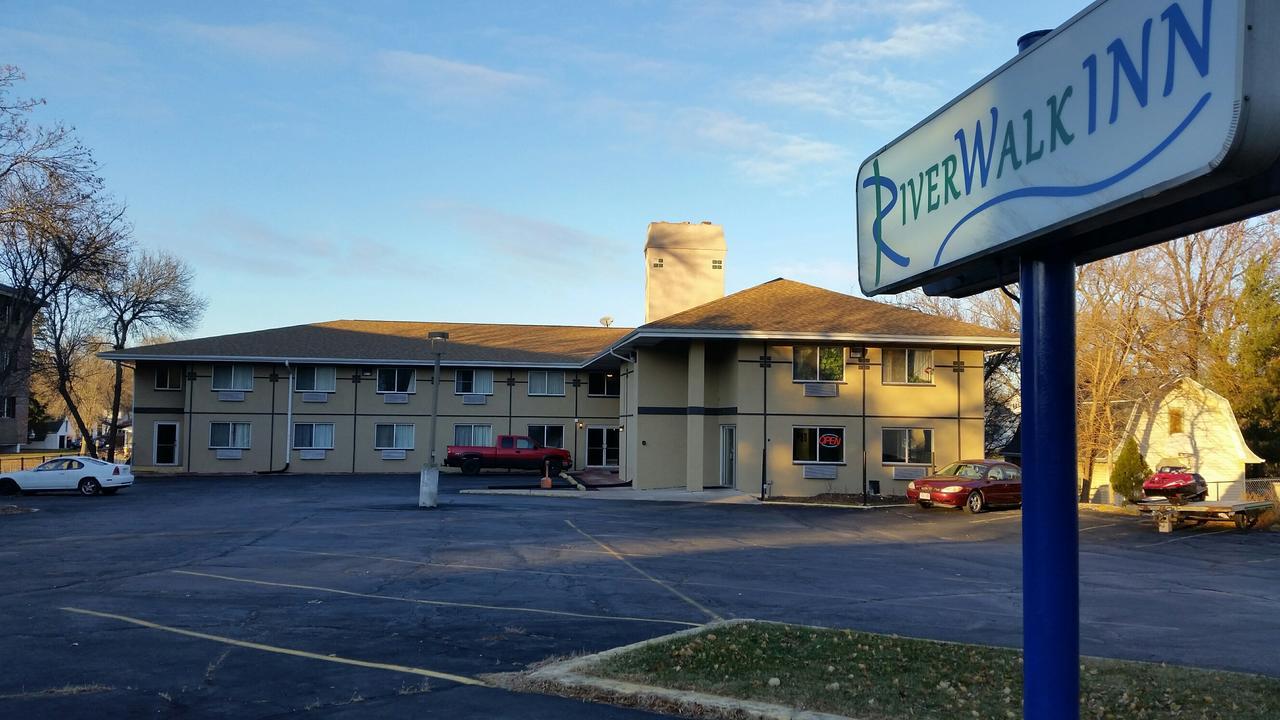 Riverwalk Inn & Suites Fort Atkinson Dış mekan fotoğraf