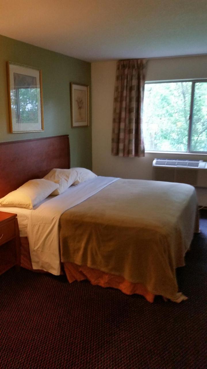 Riverwalk Inn & Suites Fort Atkinson Dış mekan fotoğraf