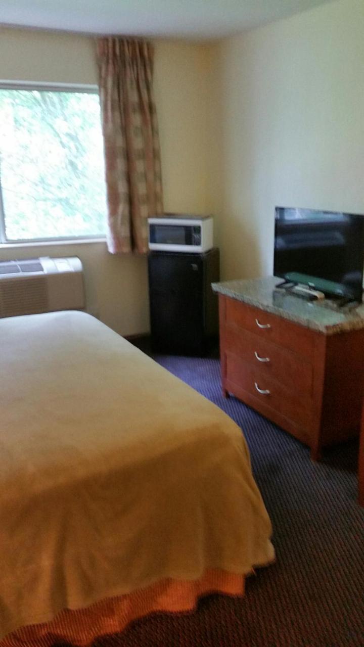 Riverwalk Inn & Suites Fort Atkinson Dış mekan fotoğraf